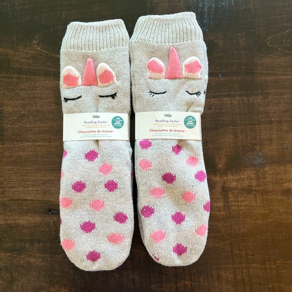 Unicorn Reading Socks 🦄 - Picture 1 of 4
